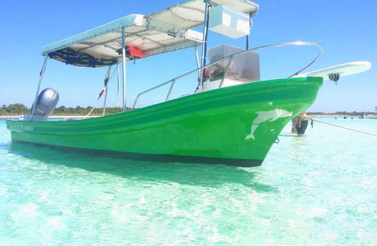26 ft Ballenera powerboat Cozumel private snorkel charter