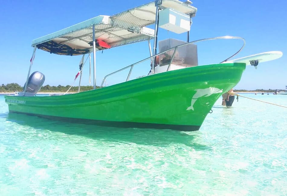 26 ft Ballenera powerboat Cozumel private snorkel charter
